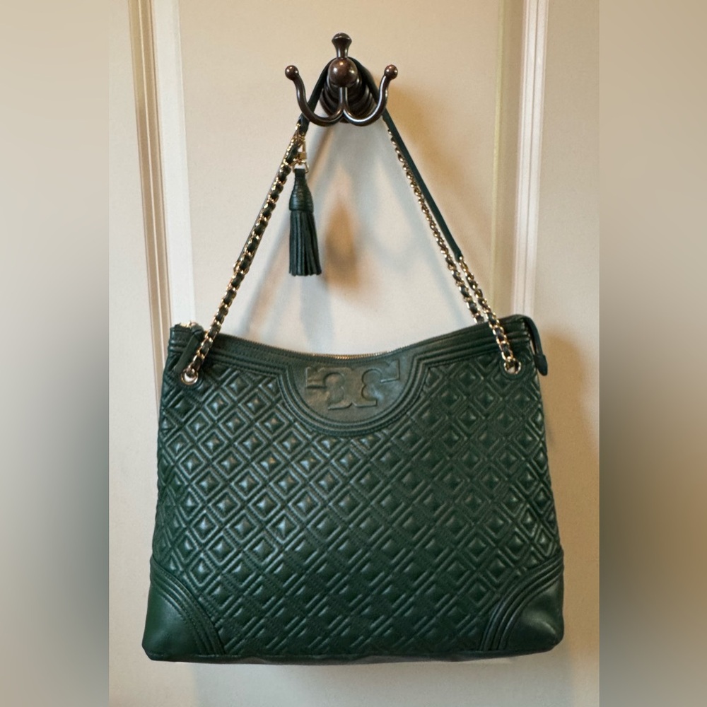 Tory Burch Quilted Fleming Leather Tote in Green - Picture 3 of 15